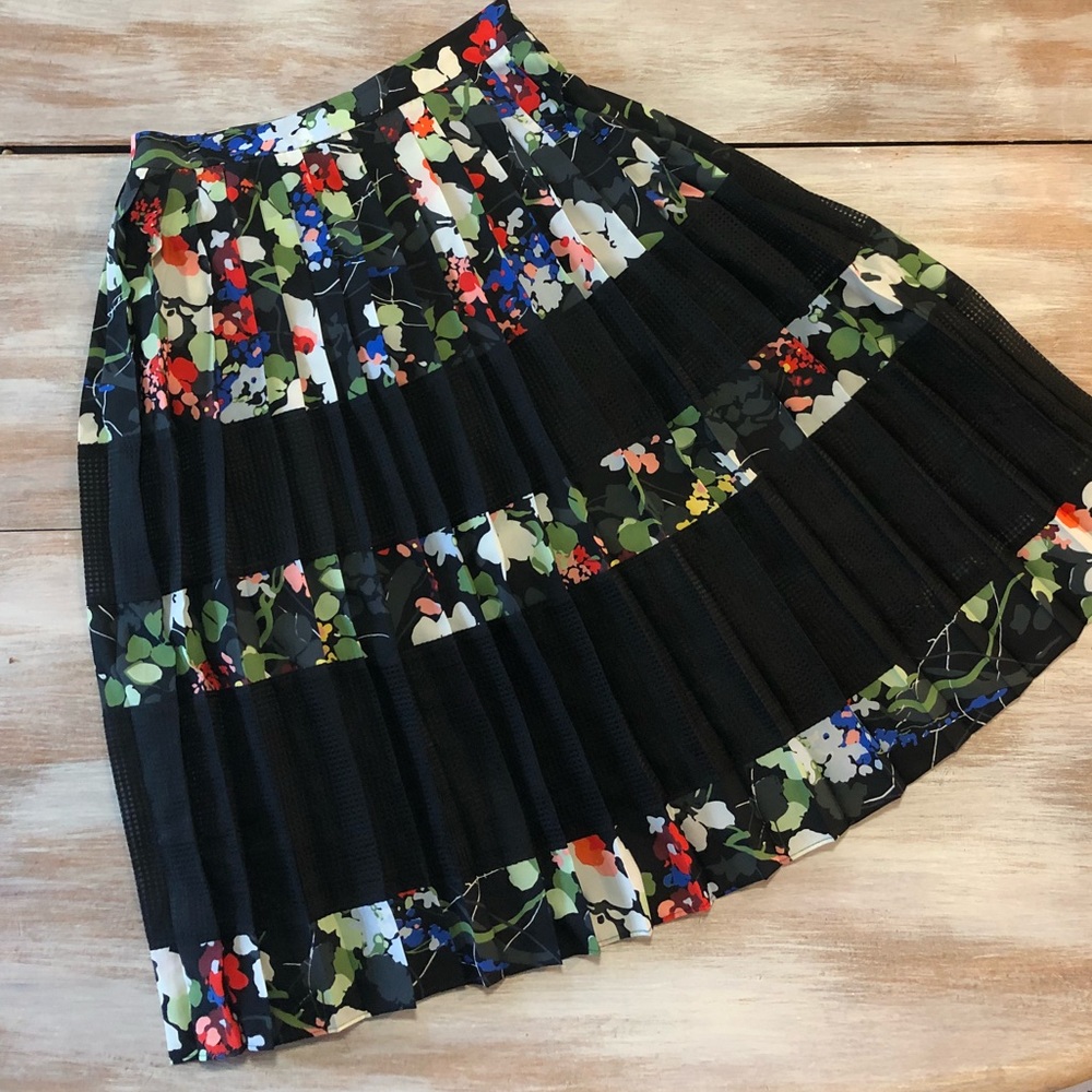 Banana Republic Spring Skirt Size 0